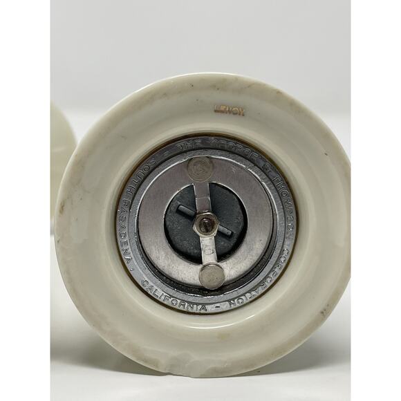 Lenox Fine China Wyndcrest Sat and Pepper Mill Set Vintage Ivory 1970's - Picture 10 of 14